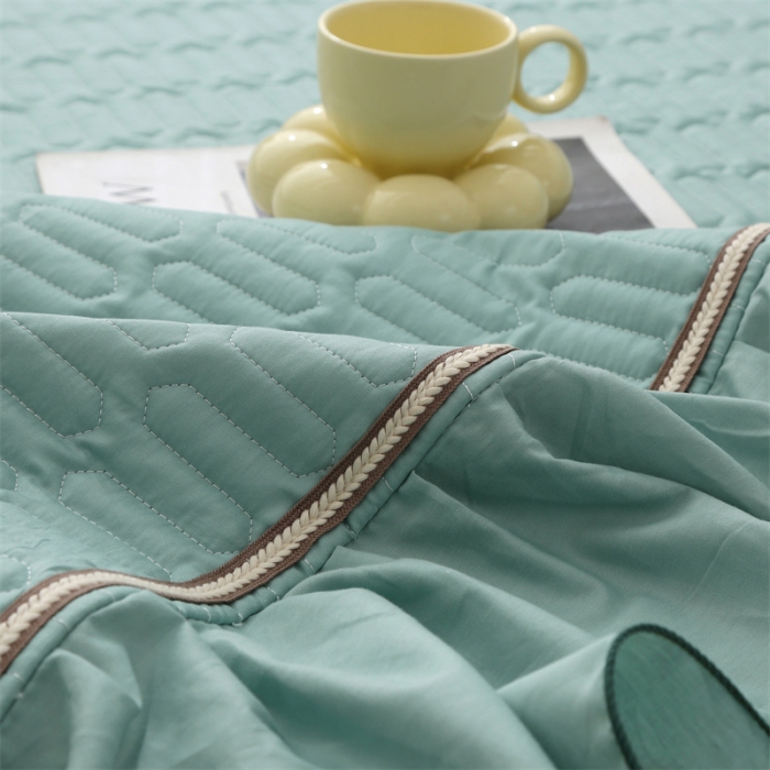 91家纺网 家纺一手货源 找家纺 美优兰 2025新款全棉防滑榻榻米炕垫纯棉床盖三件套 绿波