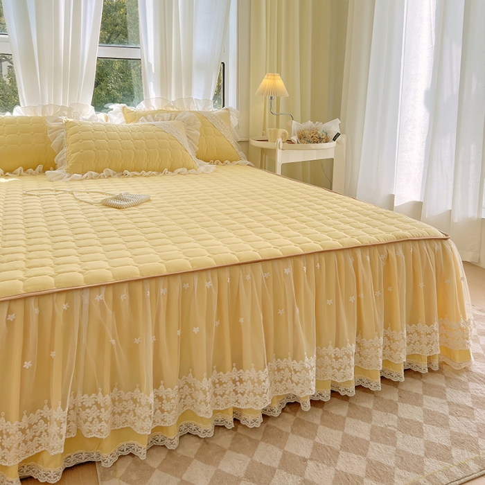 91家纺网 家纺一手货源 找家纺 罗艺轩 2024新款 泡泡纱夹棉床裙白雪公主系列 柠檬黄