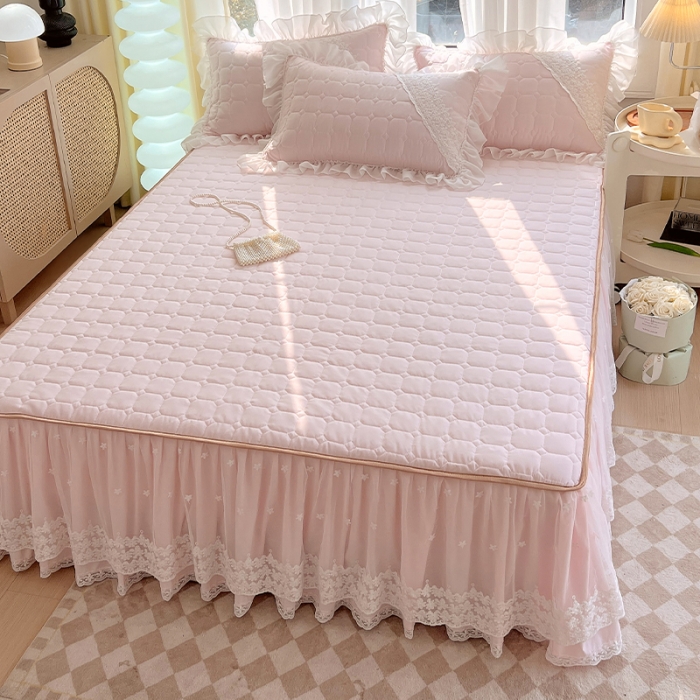 91家纺网 家纺一手货源 找家纺 罗艺轩 2024新款 泡泡纱夹棉床裙白雪公主系列 少女粉