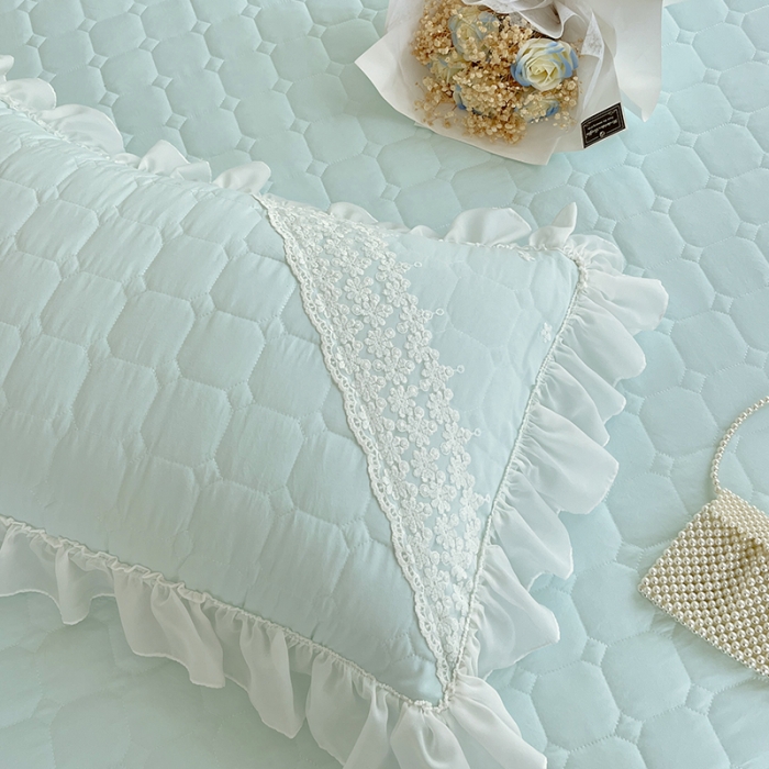 91家纺网 家纺一手货源 找家纺 罗艺轩 2024新款 泡泡纱夹棉床裙白雪公主系列 天空蓝