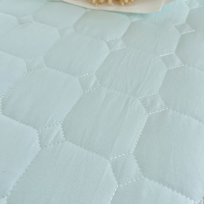 91家纺网 家纺一手货源 找家纺 罗艺轩 2024新款 泡泡纱夹棉床裙白雪公主系列 天空蓝