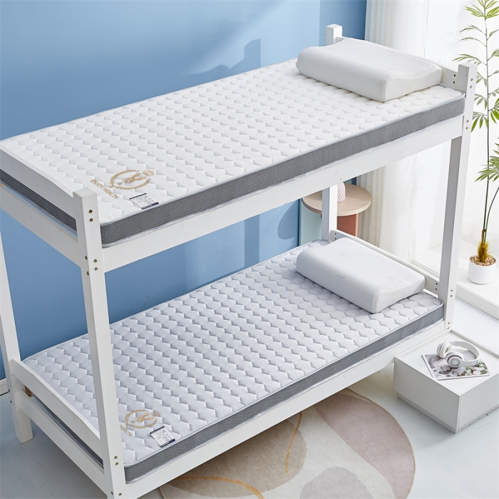 91家纺网 家纺一手货源 找家纺 鹿辉 2023新款烫画牛奶丝立体床垫学生款 如意兔白足球