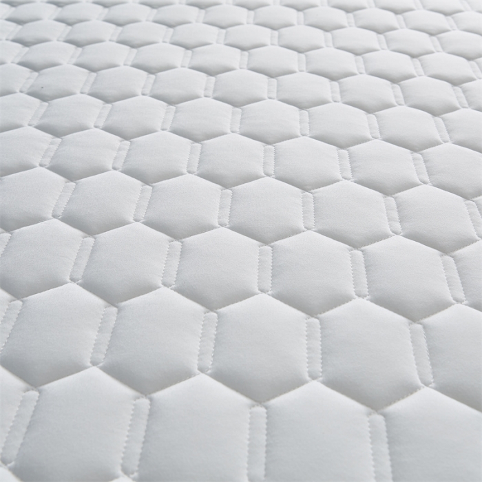 91家纺网 家纺一手货源 找家纺 鹿辉 2023新款烫画牛奶丝立体床垫学生款 如意兔白足球