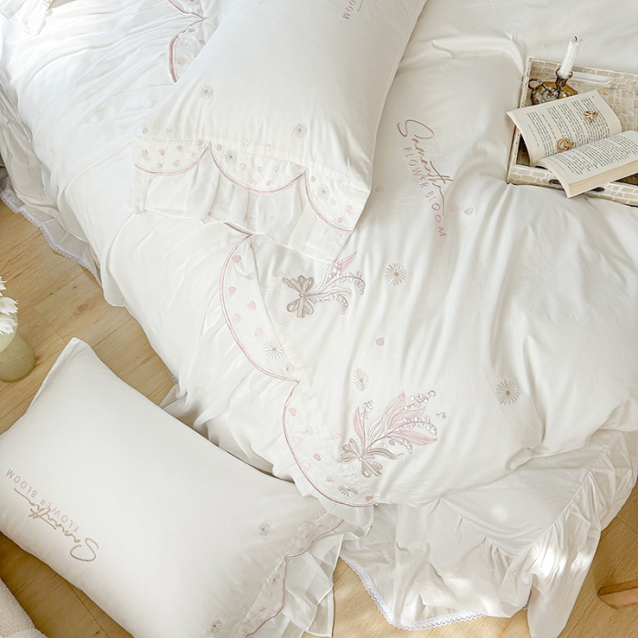 91家纺网 家纺一手货源 找家纺 亲亲公主2025新款全棉蕾丝公主风铃兰花开四件套 铃兰花开白色