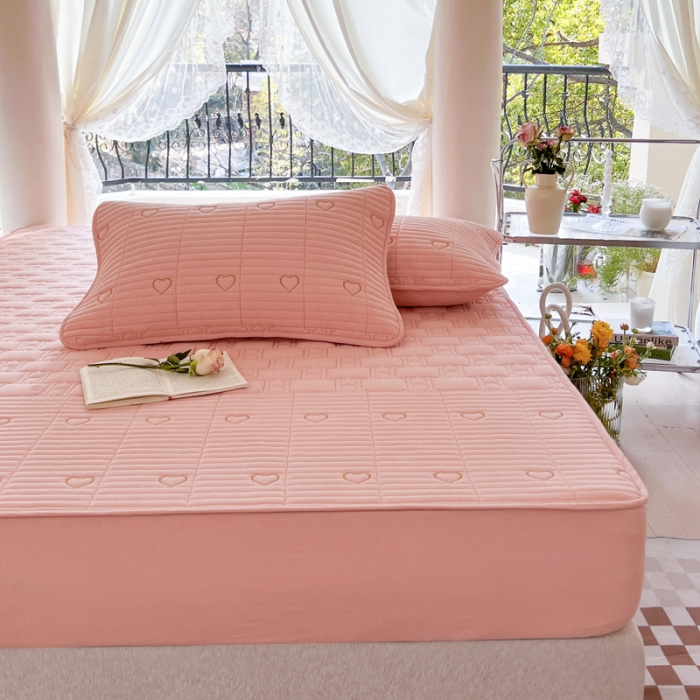 91家纺网 家纺一手货源 找家纺 尊康家纺（原磊科） 2024新款全棉色织夹棉床笠心相印系列 心相印-粉玉