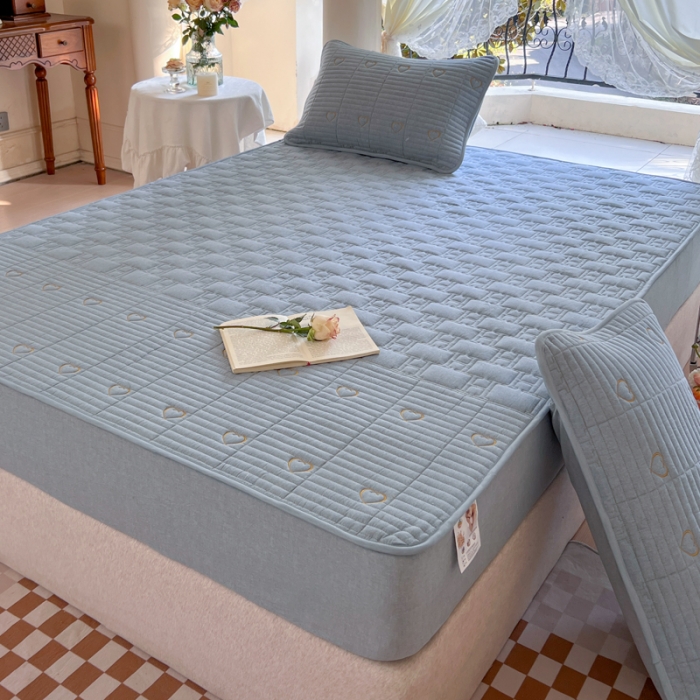 91家纺网 家纺一手货源 找家纺 尊康家纺（原磊科） 2024新款全棉色织夹棉床笠心相印系列 心相印-兰青年