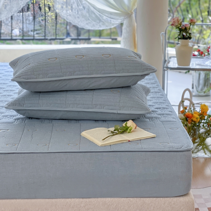 91家纺网 家纺一手货源 找家纺 尊康家纺（原磊科） 2024新款全棉色织夹棉床笠心相印系列 心相印-兰青年