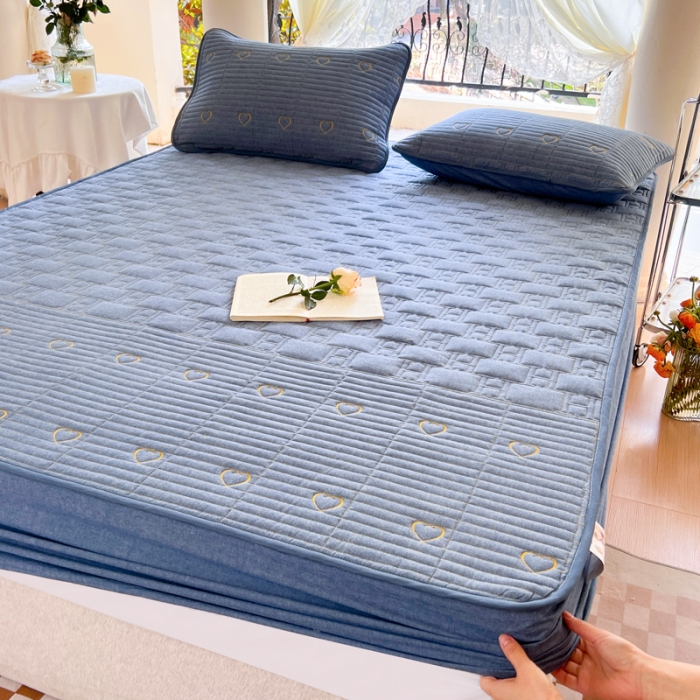 91家纺网 家纺一手货源 找家纺 尊康家纺（原磊科） 2024新款全棉色织夹棉床笠心相印系列 心相印-牛仔兰