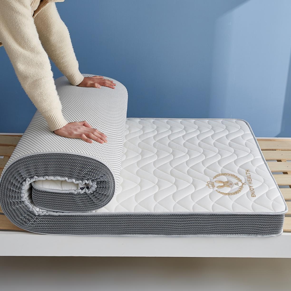 91家纺网 家纺一手货源 找家纺 （总）鹿辉 2023新款烫画牛奶丝立体床垫学生床垫