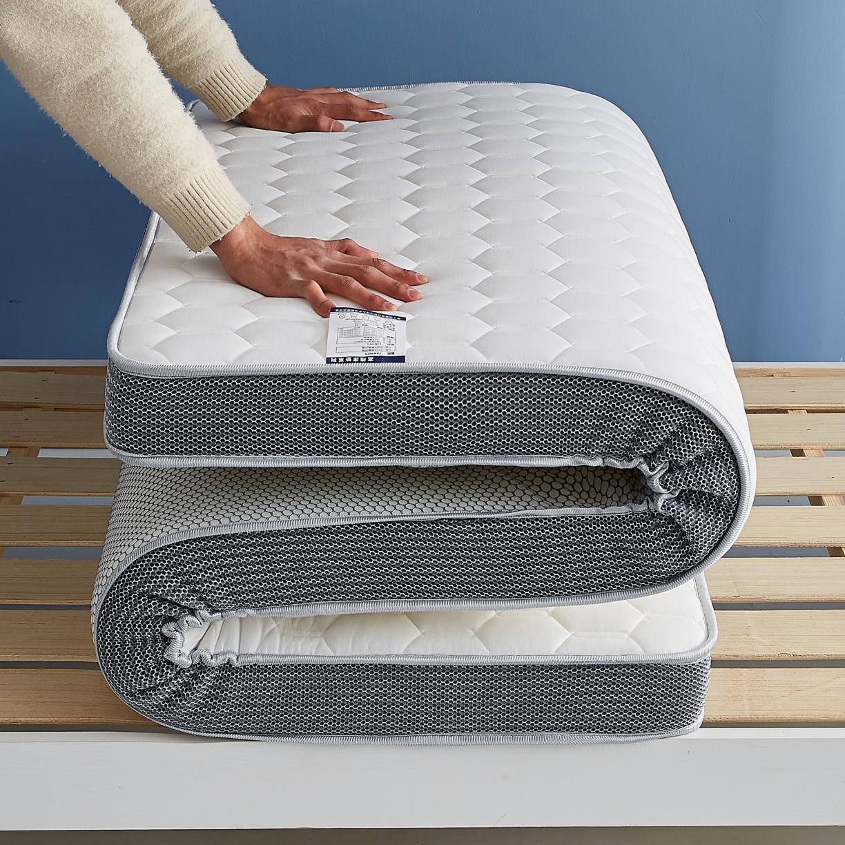 91家纺网 家纺一手货源 找家纺 （总）鹿辉 2023新款烫画牛奶丝立体床垫学生床垫