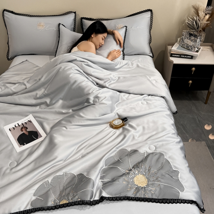 91家纺网 家纺一手货源 找家纺 2024子由家居水洗真丝贴布绣花花边夏被四件套 太阳花-浅灰