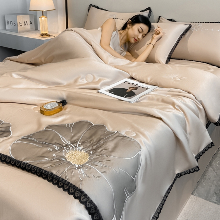 91家纺网 家纺一手货源 找家纺 2024子由家居水洗真丝贴布绣花花边夏被四件套 太阳花-杏咖