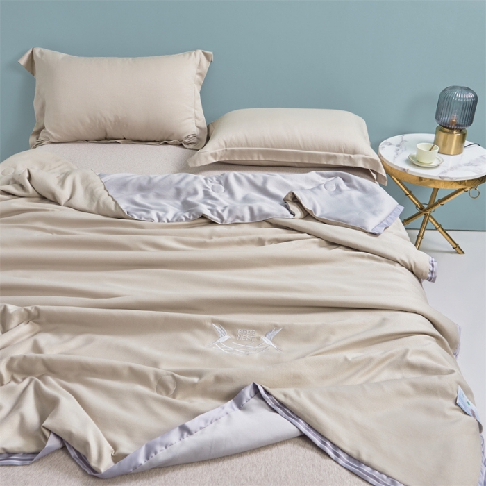 91家纺网 家纺一手货源 找家纺 畅销被业 2024新款燕窝蛋白夏被 被子被芯 卡其色