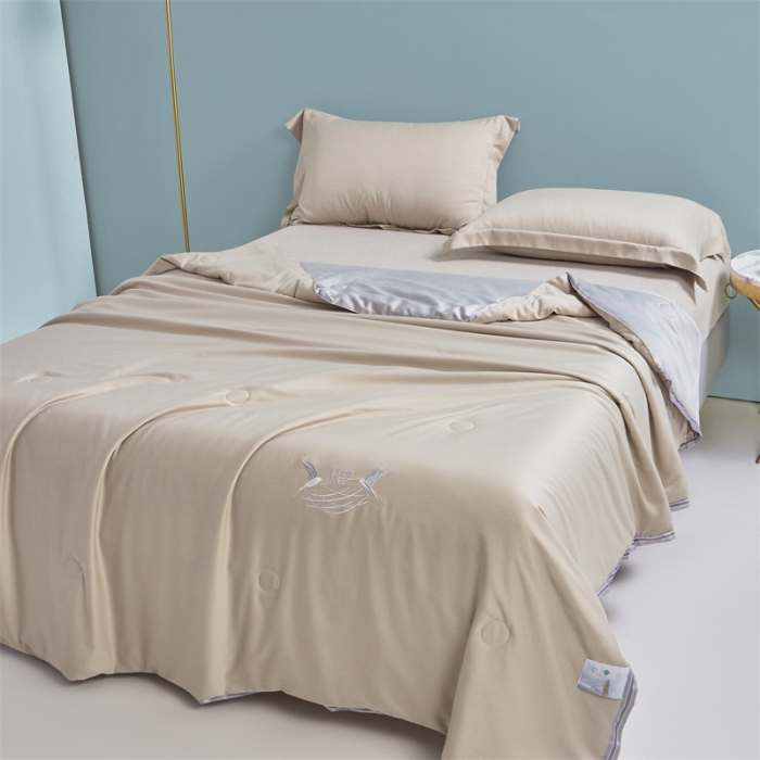 91家纺网 家纺一手货源 找家纺 畅销被业 2024新款燕窝蛋白夏被 被子被芯 卡其色