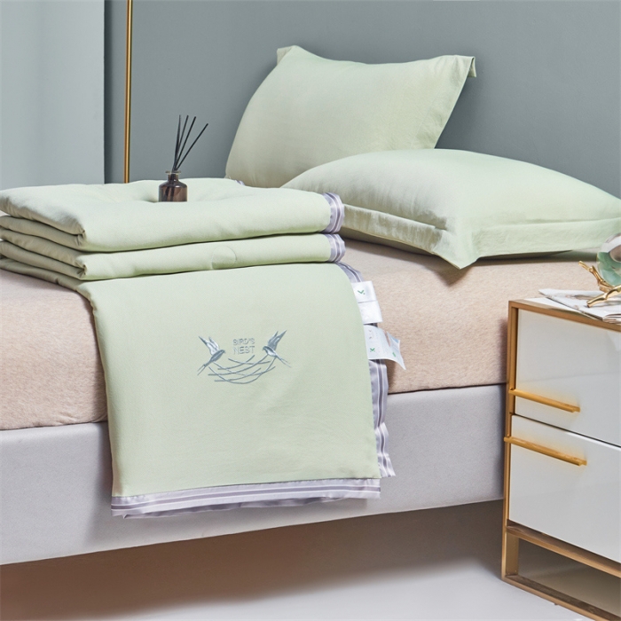 91家纺网 家纺一手货源 找家纺 畅销被业 2024新款燕窝蛋白夏被 被子被芯 抹茶绿