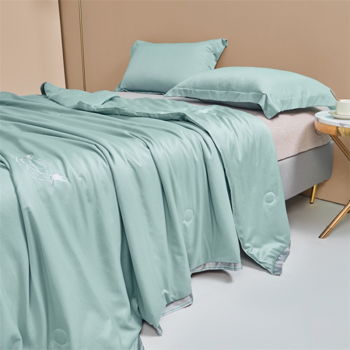 91家纺网 家纺一手货源 找家纺 畅销被业 2024新款燕窝蛋白夏被 被子被芯 清新绿