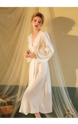 91家纺网 家纺一手货源 找家纺 （总）洛兰沙 菲韵秋冬新款性感睡袍长款浴袍睡衣女长袖露背女士缎面家居服