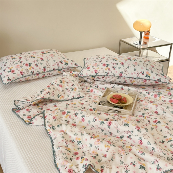 91家纺网 家纺一手货源 找家纺 洋铭区  2023双层纱夏被 浪漫兔