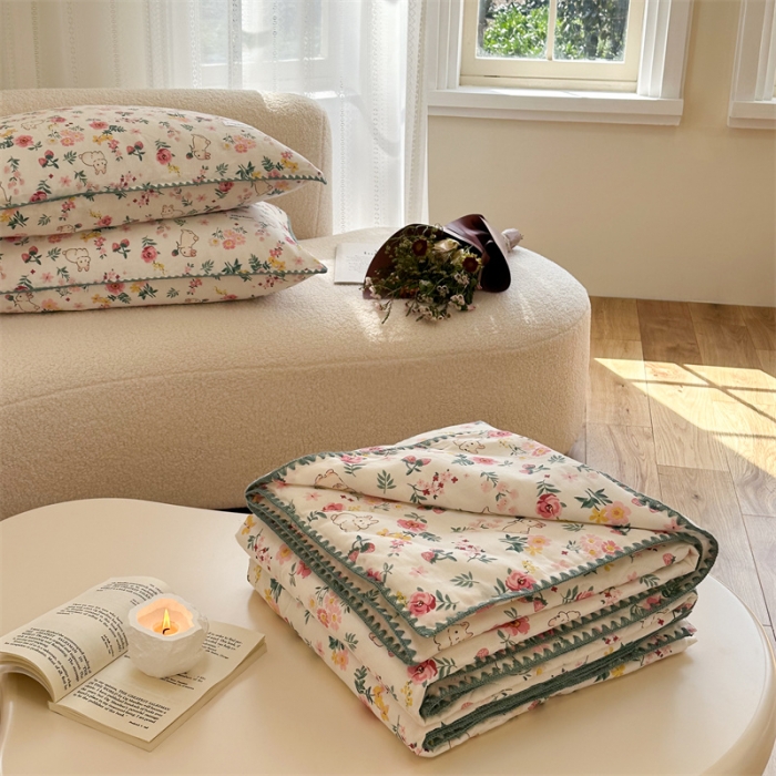 91家纺网 家纺一手货源 找家纺 洋铭区  2023双层纱夏被 浪漫兔