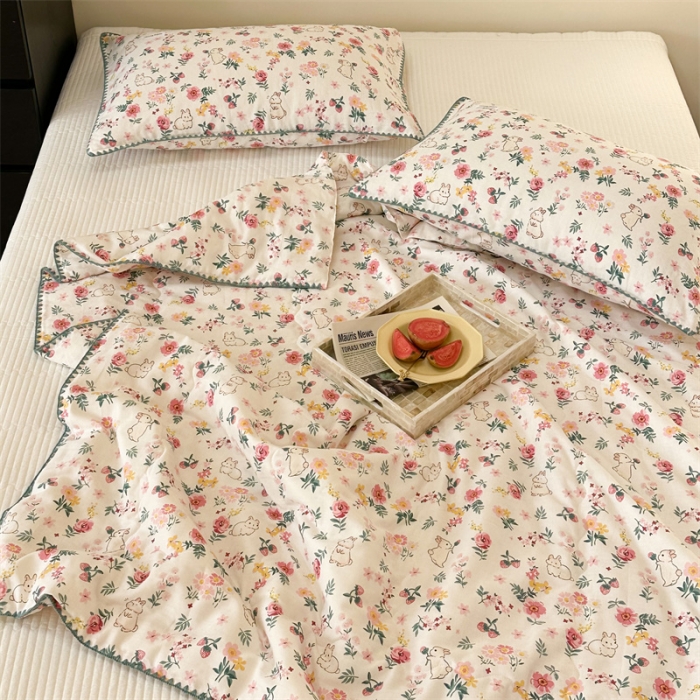 91家纺网 家纺一手货源 找家纺 洋铭区  2023双层纱夏被 浪漫兔