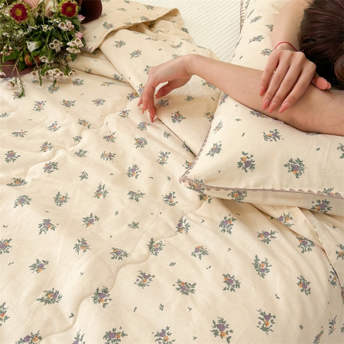 91家纺网 家纺一手货源 找家纺 洋铭区  2023双层纱夏被 小紫花