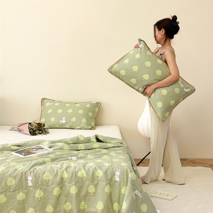 91家纺网 家纺一手货源 找家纺 洋铭区  2023双层纱夏被 小树兔