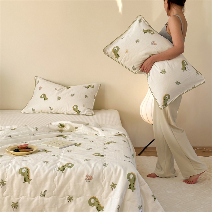 91家纺网 家纺一手货源 找家纺 洋铭区  2023双层纱夏被 小恐龙