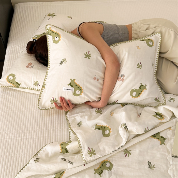 91家纺网 家纺一手货源 找家纺 洋铭区  2023双层纱夏被 小恐龙