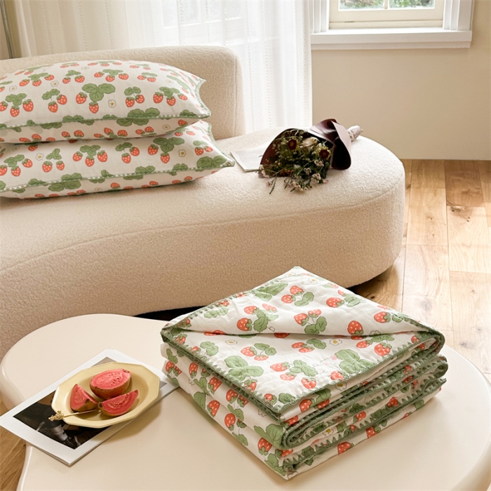 91家纺网 家纺一手货源 找家纺 洋铭区  2023双层纱夏被 小红莓