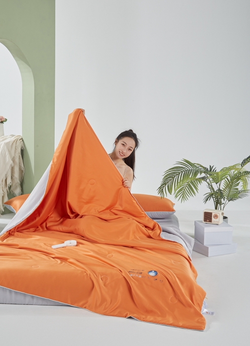 91家纺网 家纺一手货源 找家纺 壹张床2025新款水洗天丝夏被夏凉被空调被四件套 活力橙
