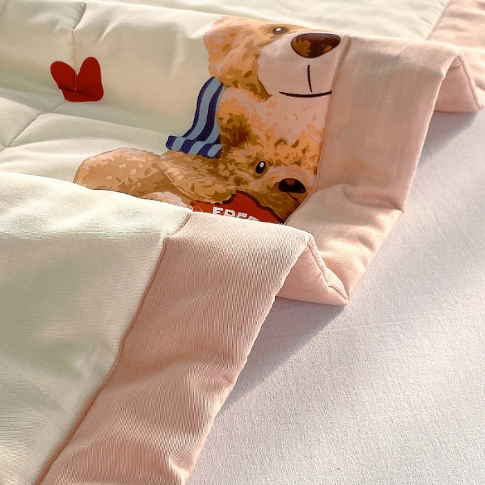 91家纺网 家纺一手货源 找家纺 眠优居 2023新款全棉棉花印花夏被 小熊故事