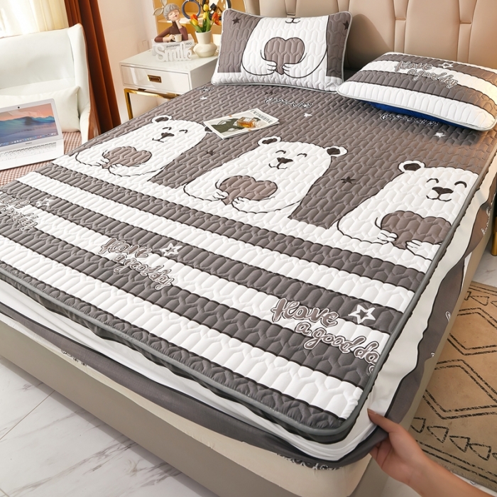 91家纺网 家纺一手货源 找家纺 202直播新款亲肤水洗棉夹棉防水床笠床垫床罩保护罩 熊出没