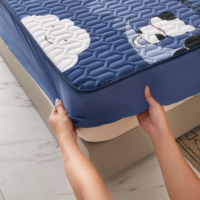 91家纺网 家纺一手货源 找家纺 202直播新款亲肤水洗棉夹棉防水床笠床垫床罩保护罩 月亮猫