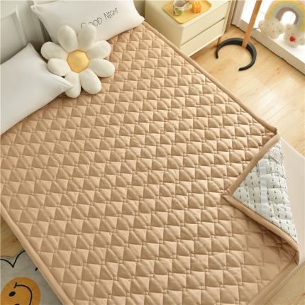 91家纺网 家纺一手货源 找家纺 索弗莱2023 抗菌亲肤四季床褥床垫可水洗机洗床护垫 垫被