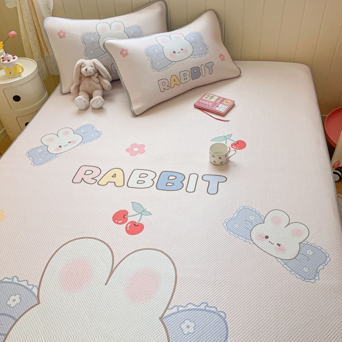 91家纺网 家纺一手货源 找家纺 慕尚 2025新款满天星云感丝工艺席 布丁兔（床席款）