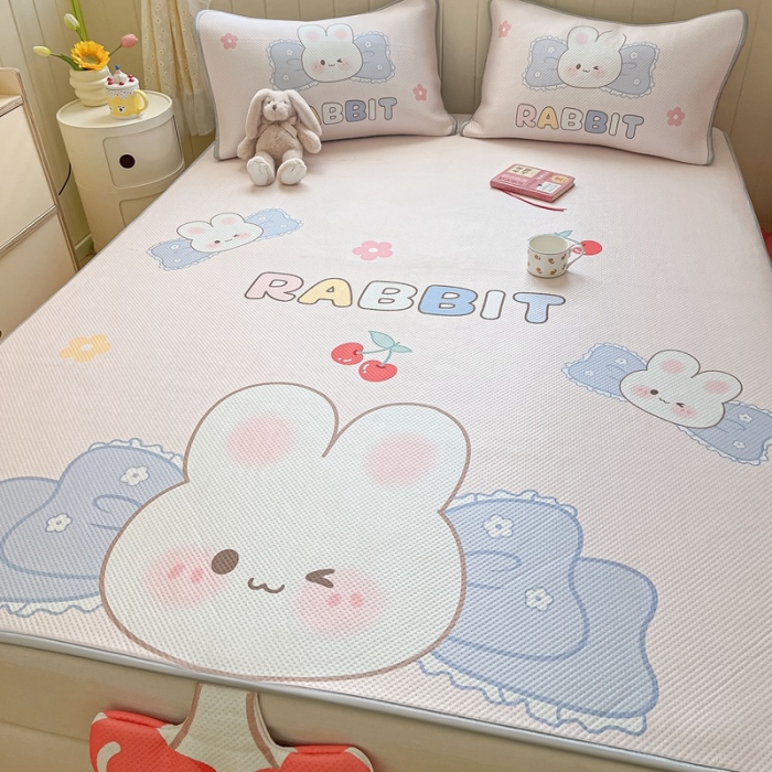 91家纺网 家纺一手货源 找家纺 慕尚 2025新款满天星云感丝工艺席 布丁兔（床席款）