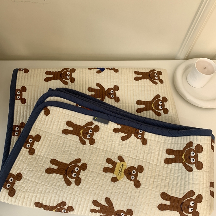 91家纺网 家纺一手货源 找家纺 汇庭 2023新款卡通印花单品床盖系列-实拍 姜饼人白（风格一）