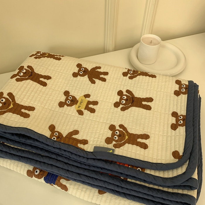 91家纺网 家纺一手货源 找家纺 汇庭 2023新款卡通印花单品床盖系列-实拍 姜饼人白（风格一）