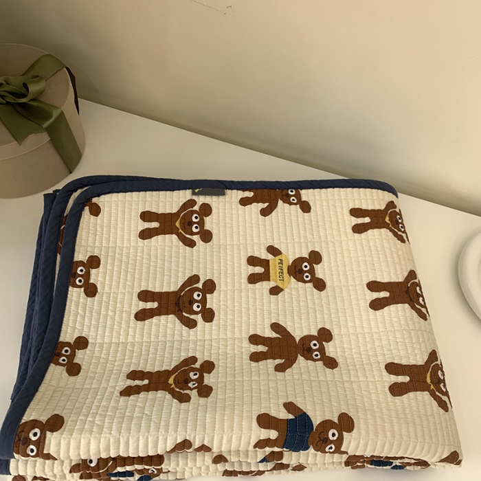 91家纺网 家纺一手货源 找家纺 汇庭 2023新款卡通印花单品床盖系列-实拍 姜饼人白（风格一）