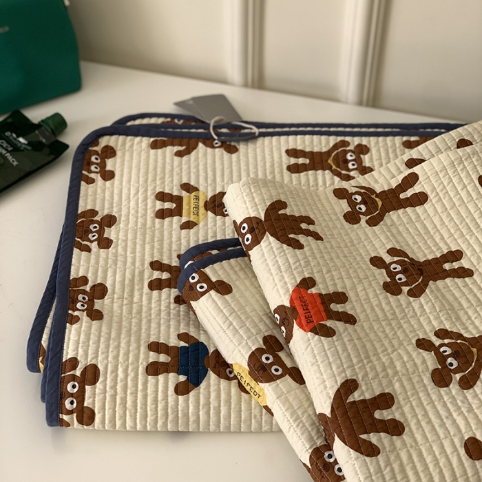 91家纺网 家纺一手货源 找家纺 汇庭 2023新款卡通印花单品床盖系列-实拍 姜饼人白（风格二）