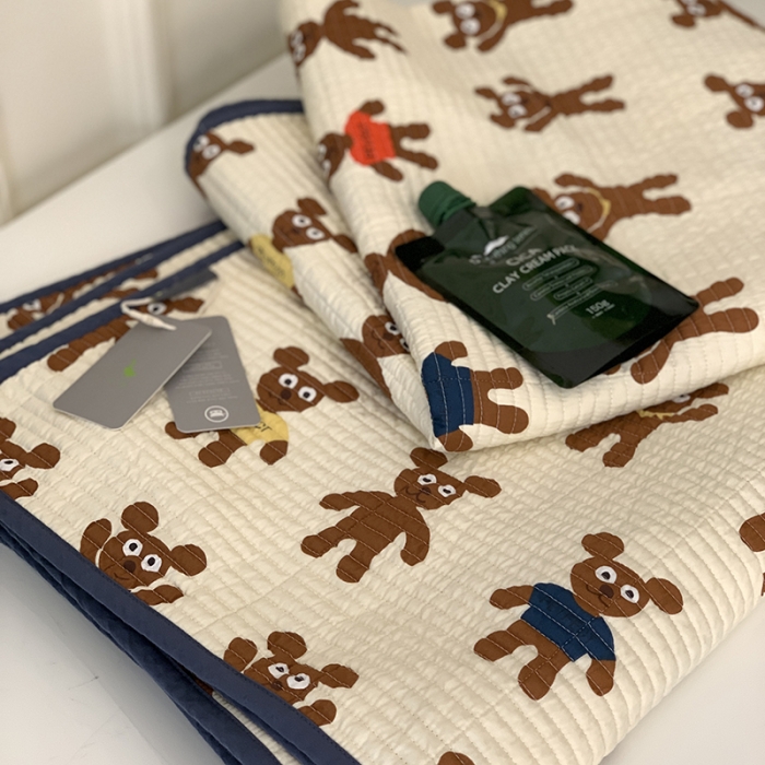 91家纺网 家纺一手货源 找家纺 汇庭 2023新款卡通印花单品床盖系列-实拍 姜饼人白（风格二）