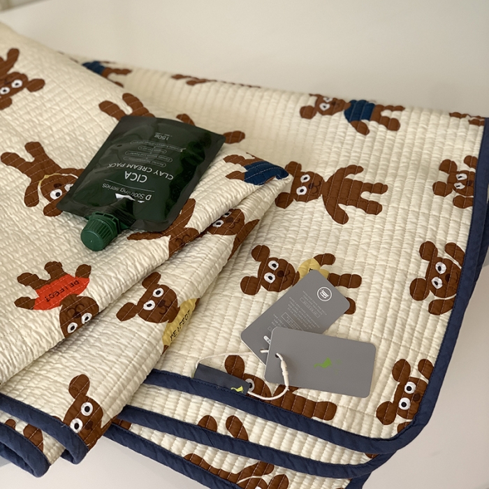 91家纺网 家纺一手货源 找家纺 汇庭 2023新款卡通印花单品床盖系列-实拍 姜饼人白（风格二）