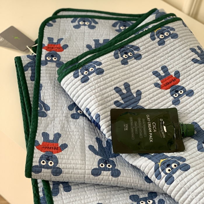 91家纺网 家纺一手货源 找家纺 汇庭 2023新款卡通印花单品床盖系列-实拍 姜饼人兰