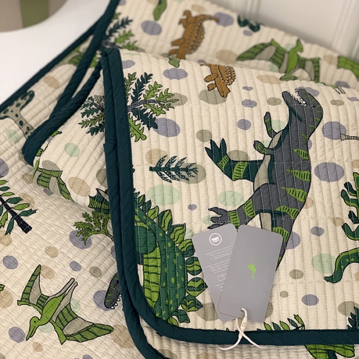 91家纺网 家纺一手货源 找家纺 汇庭 2023新款卡通印花单品床盖系列-实拍 恐龙森林