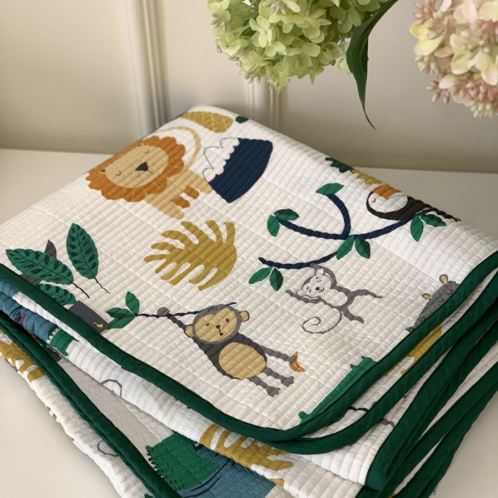 91家纺网 家纺一手货源 找家纺 汇庭 2023新款卡通印花单品床盖系列-实拍 快乐森林