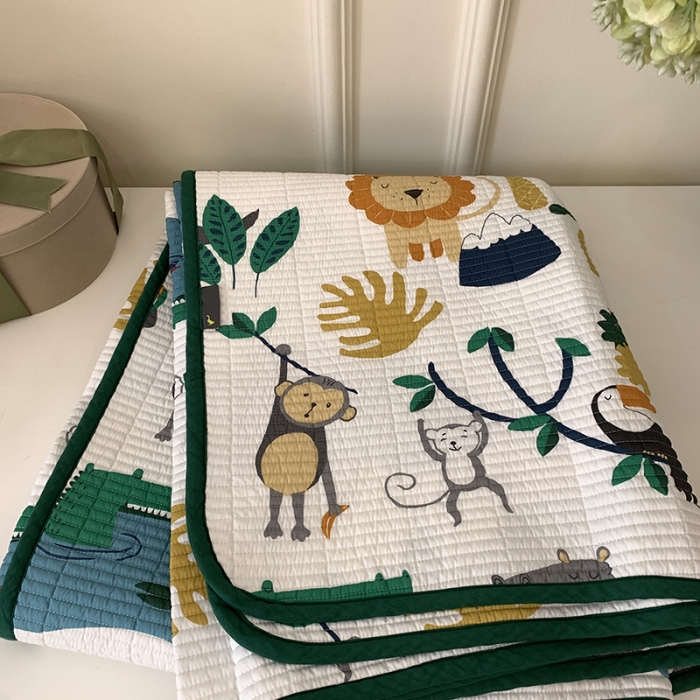 91家纺网 家纺一手货源 找家纺 汇庭 2023新款卡通印花单品床盖系列-实拍 快乐森林