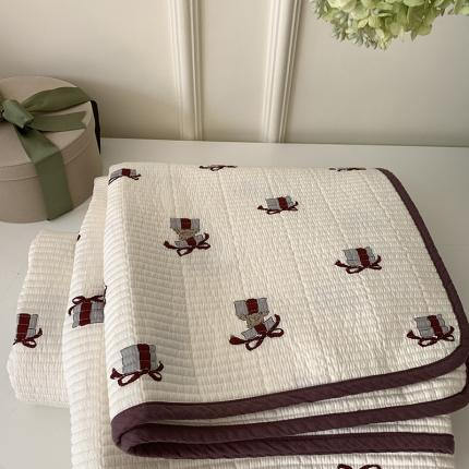 汇庭 2023新款卡通印花单品床盖系列-实拍 礼物熊