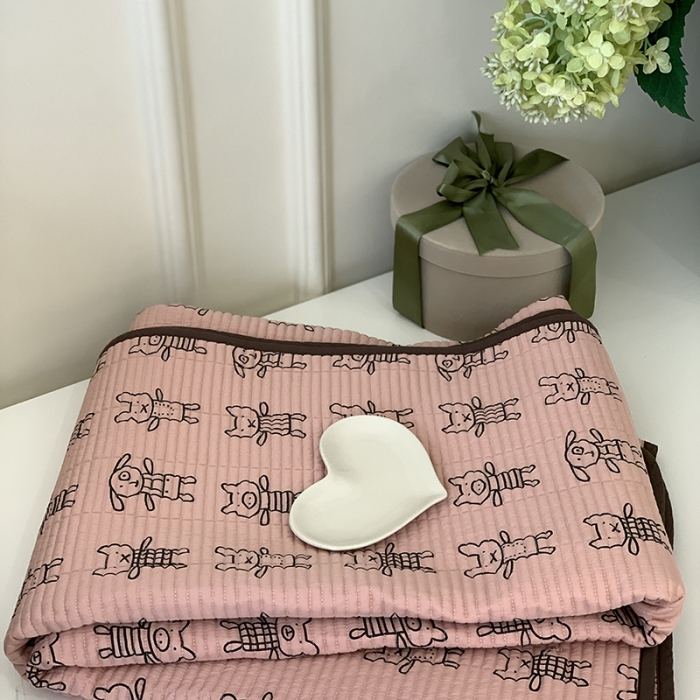 91家纺网 家纺一手货源 找家纺 汇庭 2023新款卡通印花单品床盖系列-实拍 趴趴兔