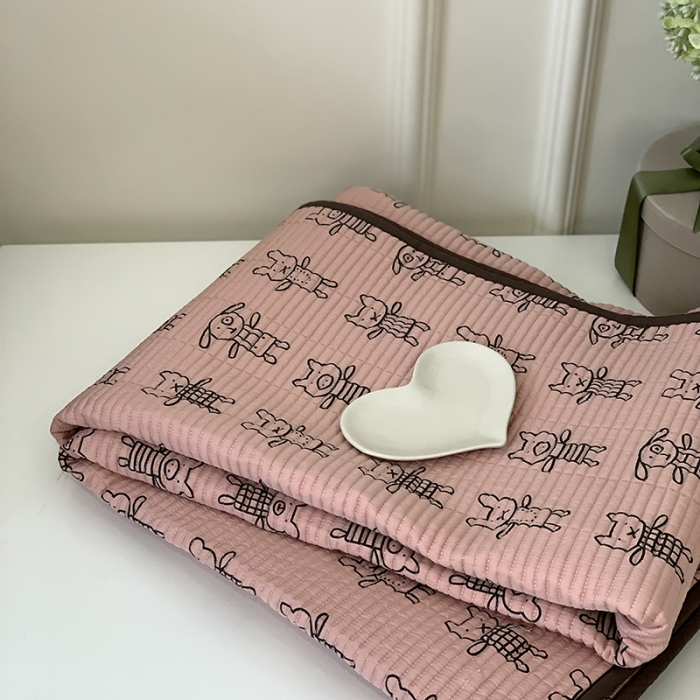 91家纺网 家纺一手货源 找家纺 汇庭 2023新款卡通印花单品床盖系列-实拍 趴趴兔