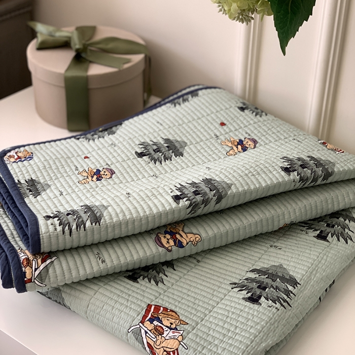 91家纺网 家纺一手货源 找家纺 汇庭 2023新款卡通印花单品床盖系列-实拍 沙滩熊